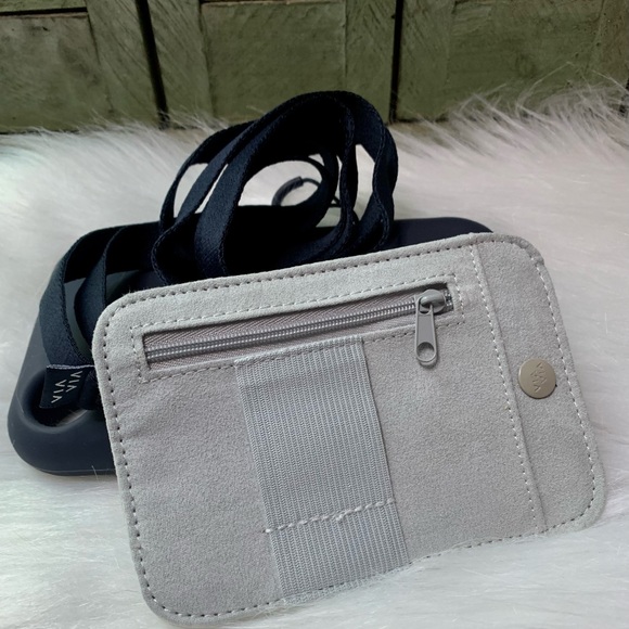 ⭐️ VIA VIA TRAVEL GEAR TRANSIT POUCH - LARGE⭐️#VIAL - Picture 2 of 5
